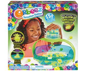 Orbeez Stazione di Sensazioni, 2000 Perle d'Acqua Non-Tossichee Che Brillano al Buio, con 6 Strumenti e Spazio di Stoccaggio, Giocattoli Sensoriali per Bambini dai 5 Anni in su
