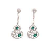 Orecchini a cerchio con diamanti in stile antico e sofisticato come accessorio per le orecchie