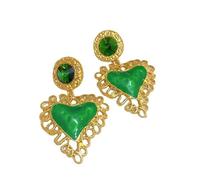 Orecchini a forma di goccia a forma di cuore con diamanti a goccia, caratterizzati da uno stile unico, design elegante e sofisticato