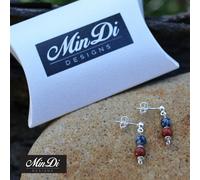 Orecchini a perno in argento sterling, diaspro rosso e fiocco di neve in ossi...