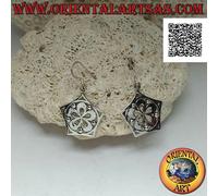Orecchini in argento 925‰ fiore liscio a cinque petali nel cerchio e nel pentag