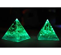 ORGONITE PIRAMIDE 7 CHAKRA BLU L HANDMADE glow in the dark orgone wicca yoga