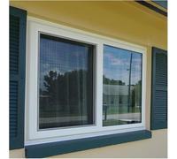 Orizzontale che fa scorrere la finestra di alluminio di uscita del seminterrato con lo specchio