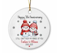 Ornamento Di Natale In Ceramica Still Can'T Keep My Hands Of You Personalizzato Decorazioni Natalizie Aggiunta Di Atmosfera Romantica Per Souvenirs Coppie 7.3Cm