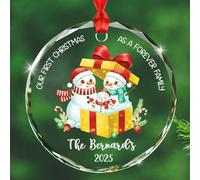 Ornamento in vetro con scritta "Our First Christmas As A Forever Family", personalizzabile con nome dell'anno, pupazzo di neve, regalo per papà, mamma, genitori, famiglie adottive, ornamento