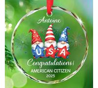 Ornamento in vetro personalizzato con nome e anno congratulazioni cittadino americano 2025, ornamenti per la cittadinanza americana da appendere, gnomo personalizzato nuovo ornamento in vetro per