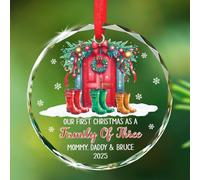 Ornamento in vetro personalizzato per la mamma del nuovo papà, il nostro primo Natale come una famiglia di tre ornamenti 2025, nomi personalizzati 1 ° Natale come una famiglia di 3 decorazioni ricordo