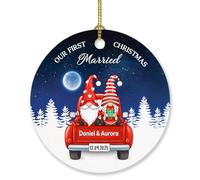 Ornamento personalizzato per il nostro primo Natale insieme sposato, regalo per coppia di sposi e signori, 1 ° Natale insieme 2025, data e nomi personalizzati coppia gnomo ornamenti regalo per