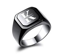 OTXIXTO Anello Iniziale per Uomo Donna Nome Personalizzato Inciso Lettera Anello Sigillo Acciaio Inossidabile Regalo per la Festa del papà Regolatori di Dimensione Dell'anello (Nero, Taglia20)