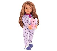 Our Generation bambola Maria da 46 cm con pigiama e peluche elefante | Capelli castani ondulati, occhi che si chiudono, pigiama a stelle, mutandine, ciabatte e peluche elefante rosa, 5+ anni