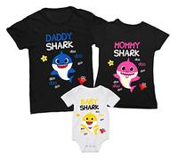 Overthetee Tris T-Shirt e Body Coordinato Famiglia - Baby Shark Doo Doo - Mommy Shark - Daddy Shark - Tshirt Mamma papà e Figlio - Tris di Tshirt - Body Neonato - Idea Regalo