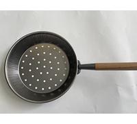 PADELLA per castagne manico legno e ferro forato cm 26