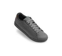 Paio di scarpe giro deed grey