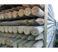 Pali in legno per recinzione con punta in pino impregnati in autoclave