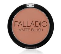Palladio Matte Blush si stende sulle guance con un pennello, per un look opaco morbido e uniforme, una copertura impeccabile e vellutata, un truc