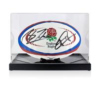 Pallone da rugby autografato da Jonny Wilkinson e Martin Johnson. Vetrina