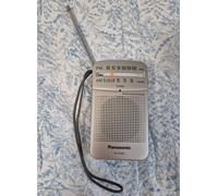 Panasonic RF-P50 Pocket Radio / Ricevitore portatile AM/FM a 2 bande, alta se...