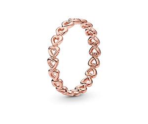 PANDORA Anello con fascia di cuori placcato in oro rosa 14k, 58