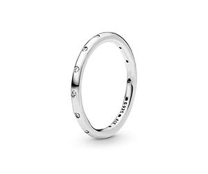PANDORA Timeless Anello a fascia semplice e brillante in argento con zirconia cubica, 52