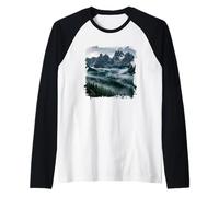 Panorama delle Montagne della Valle della Foresta nebbiosa delle Cime Maglia con Maniche Raglan