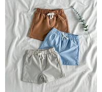 Pantaloni casual e di moda per bambino in estate, adatto a questo set, ottimo per casa, tempo libero, attività all'aperto, riunioni con amici, design semplice e confortevole che mantiene un aspetto ac