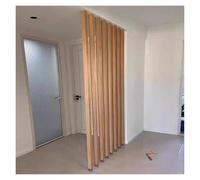 Parete divisoria per Ambienti con doghe in Legno dal Pavimento al soffitto, divisorio per Ingresso con colonne, divisorio Moderno e Semplice per separare Gli Ambienti con montanti e colonne