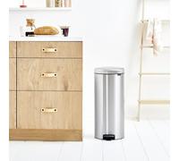Pattumiera a pedale Brabantia - 160048 Bidone della spazzatura a pedale da 30 l di colore inox lucido in confezione da 1 Pz.