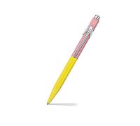 Penna a sfera unisex di Caran d'ache della collezione 853 paul smith. Penna di colore giallo/rosa di dimensioni 128,3 mm con astuccio in regalo. La referenza è A849341NM.