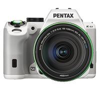 Pentax K S2 Kit Obiettivo 18 135WR, Display LCD Orientabile da 3", Connettività Wi Fi ed NFC, Bianco