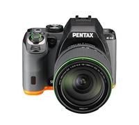 Pentax K S2 Kit Obiettivo 18 135WR, Display LCD Orientabile da 3", Connettività Wi Fi ed NFC, Nero/Arancio
