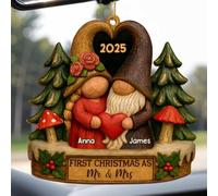 Personalizzato Primo Natale Come Mr & Mrs, Personalizzato Rustico Coppia Nana Che Tiene Cuore Ornamento di Natale in legno, Ornamento di Natale Nano Mr e Mrs 2025, Regali per Coppie Primo Natale