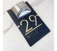 Personalizzato Solar-Powered LED Door Number Sign, Modern Laser-Cut 3D Address Plaque Waterproof Outdoor House Number Sign Custom Address Plaque for Homes, Apartments, Hotels, Yard, Porch (Black Gold)