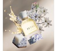 Petra 100ML - Eau de Parfum unisex Nota di testa: Prugna, RumNota di cuore: Tuberosa, CoccoNota di fondo: Pralina, Muschio, VanigliaIl nome della fragranza Petra Lattafa deriva dalla parola greca "pet