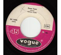 PETULA CLARK - PETULA CLARK / Down Town / You`d Better Love Me / weiße ERSATZ-LOCH-HÜLLE Originalcover nicht vorhanden / 1964 / vogue # DV 14256 / Deutsche Pressung / 7" Vinyl Single Schallplatte