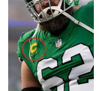 Philadelphia Eagles Jason Kelce KELLY Verde 4- ⭐⭐⭐⭐ - Stella Oro C Toppa Adesive