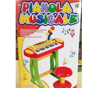 Pianola musicale con sgabello, microfono e tastiera