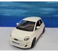 Piastra Personalizzata FIAT 500e Auto Giocattolo 1:24, Bburago, In Scatola