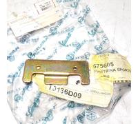 PIASTRINA COPERTURA SPORTELLO CENTRALE PER PIAGGIO BEVERLY 125-250-300-400-500