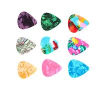 Picks per Chitarra, 50pcs Chitars Pick Plectrum Celluloid Musical Strumenti Accessorio per il Tuo Folk Acustico Elettrico 0,46 Mm 0,7 Mm (Spessore 0,7 mm)