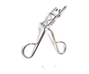 Piegaciglie con set di ricambio, nichel free.