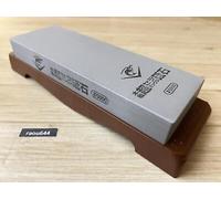 Sanelli Ambrogio, Naniwa Chosera, Pietra Affilacoltelli Professionale, Grana #5000, per la Finitura di Coltelli per Pesce Crudo, Frutti di Mare, Verdura, Splash&Go, Supporto Incluso, Made in Japan