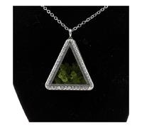 Pietre E Minerali. Collana In Peridoto Grezzo. Modello Triangolo.
