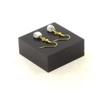 Pietre E Minéraux. Orecchini 1 Perla Howlite Di USA IN Acciaio