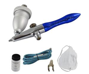 Pistola per sabbiatura Agora-Tec AEG AT-01, il set include canna, ossido di alluminio abrasivo da 150 g, mascherina antipolvere e supporto a parete.