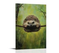 Pittura ad olio con animali di un riccio che si incastra attraverso le tettoie della foresta, piccole zampe distese su uno sfondo verde lime. Decorazione da parete alla moda, poster artistico da