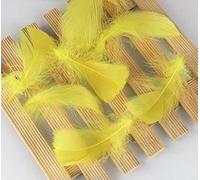 Piume naturali 4-8 cm, piccole piume d'oca galleggianti, piume colorate per artigianato, gioielli da sposa, decorazioni fai da te per la casa, piume gialle, 300 pezzi