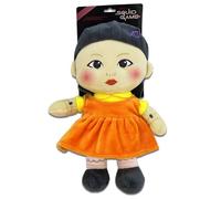 Play by Play Squid Game Young-HEE - Bambola da 28 cm, in peluche, dettagli ricamati, articolo con licenza originale