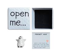 Pocket Penguin, ricordo portatile ispiratore: il Pocket Penguin è progettato per migliorare le connessioni emotive attraverso il suo design morbido e confortevole, che lo rende ideale per i matrimoni