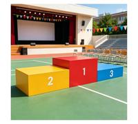 Podio Ufficiale Per Competizioni Sportive A Tre Livelli Colorati