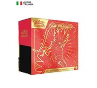 Pokémon GCC- Italia Set Allenatore Fuoriclasse (Koraidon) dell'espansione Scarlatto e Violetto (una carta promozionale olografica a figura intera, nove buste e accessori premium), edizione in italiano